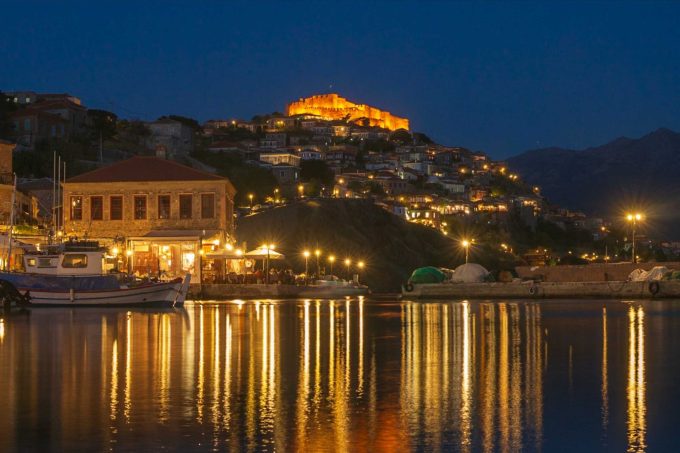 Παραλία Μολύβου