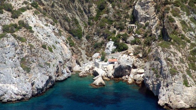 Παναγία Κρυφή- Παραλία